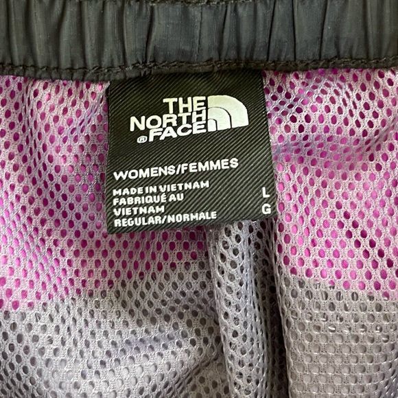 THE NORTH FACE TNF Purple Grey Mesh Lined Shorts NWOT 4" Inseam Size LARGE - Picture 9 of 10